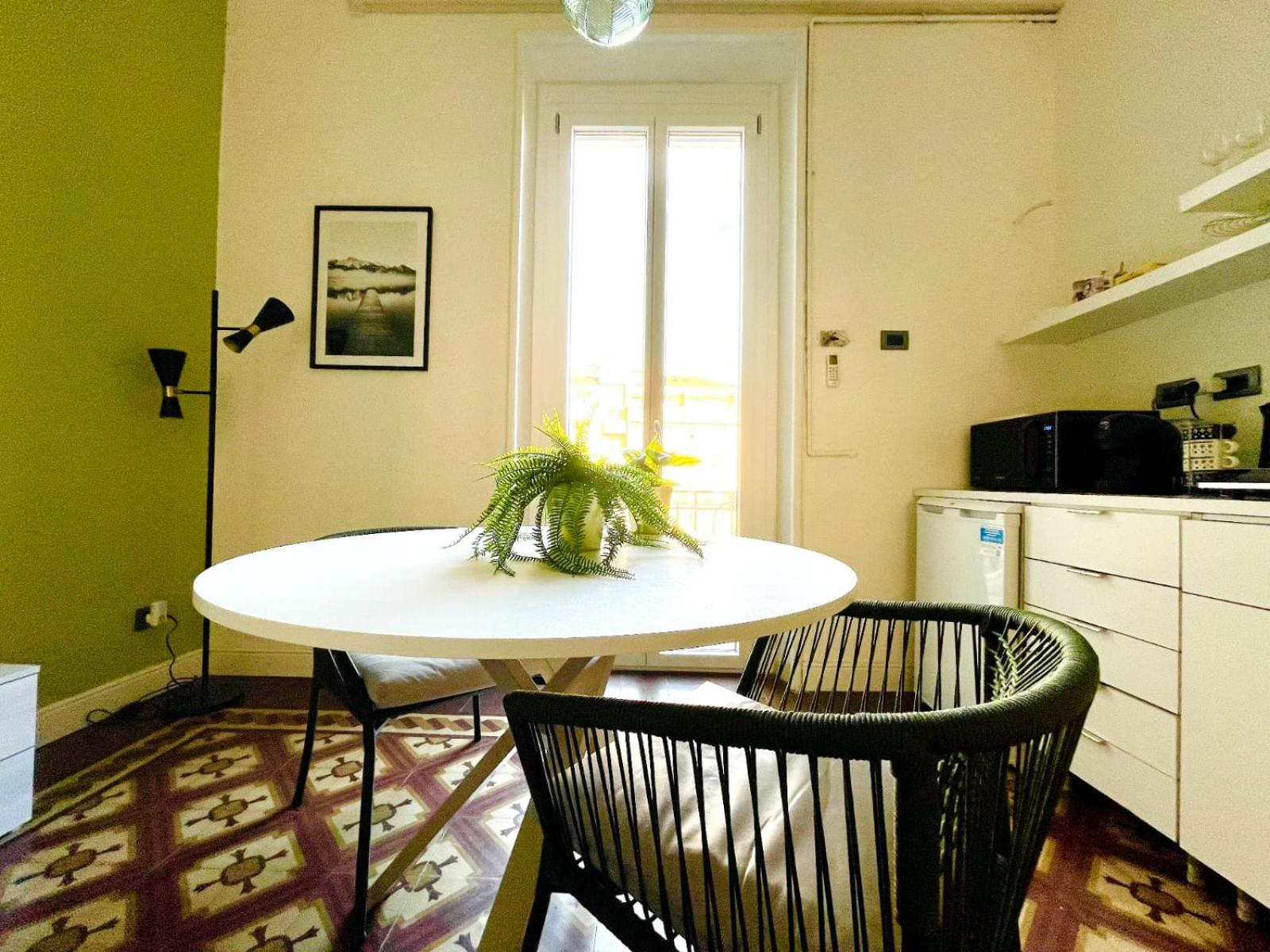 Charming Rooms Loreto 8 Милан Экстерьер фото